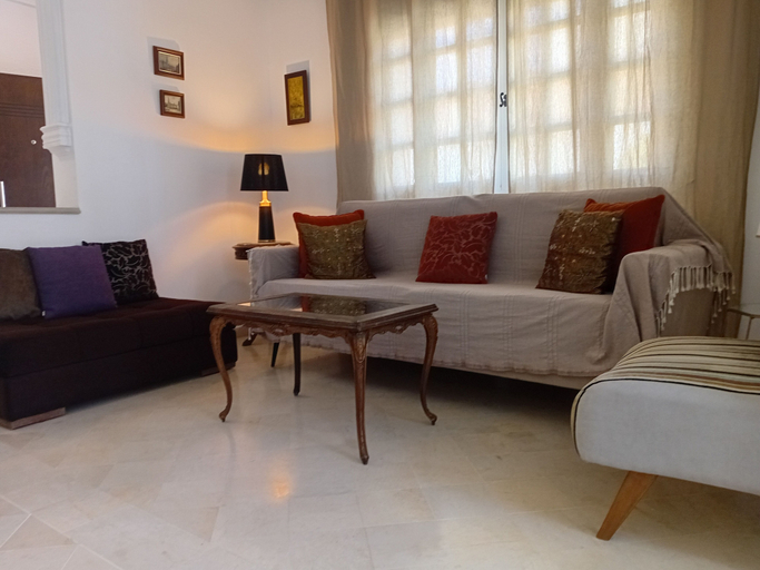 Living room 3, Charming 600sqm Villa With a Large Garden & Pool, Soukra