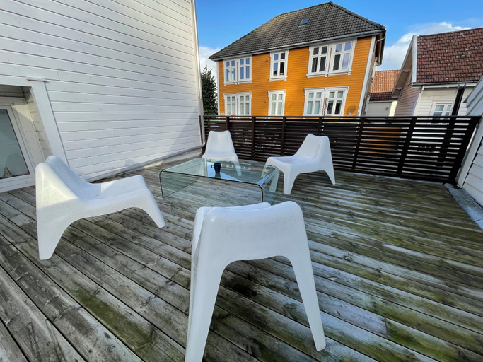 Terrace/patio 2, Stavanger BnB 10 Nicolas Parking & Generous Terrace, Stavanger