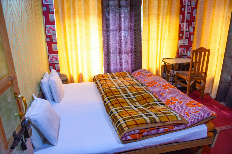 Bedroom 2, Raja Guest House Pahalgam, Anantnag