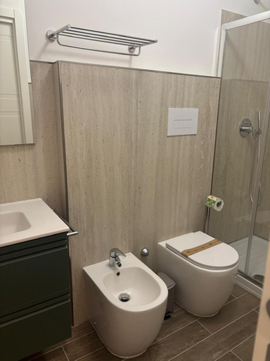 Bathroom 3, Re Di Rhome Guest House, Roma