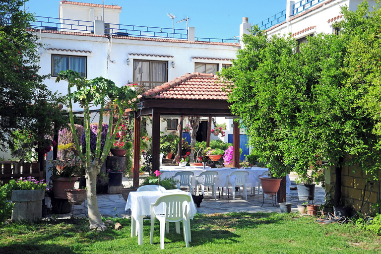 Others 2, Room-one Bedroom Apartment - Just 800 m