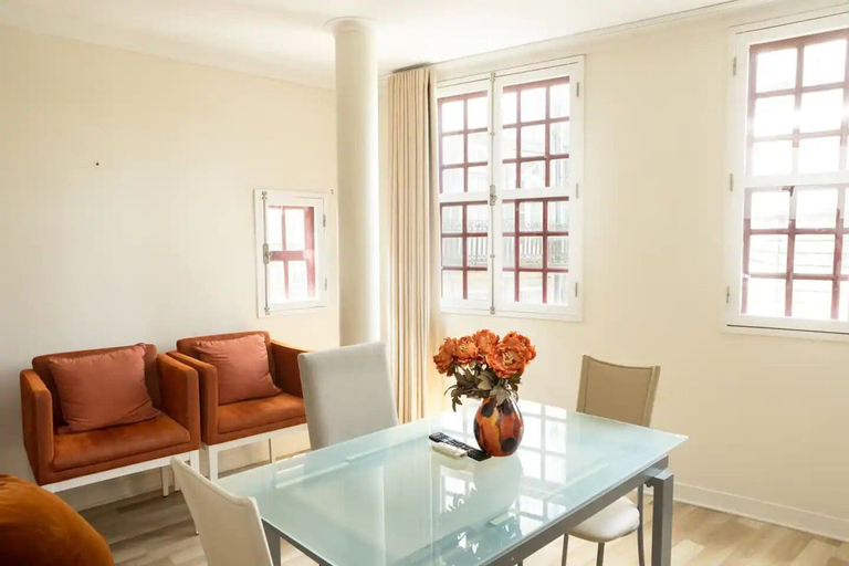Dining 2, Clerigos Studio Apts, Porto