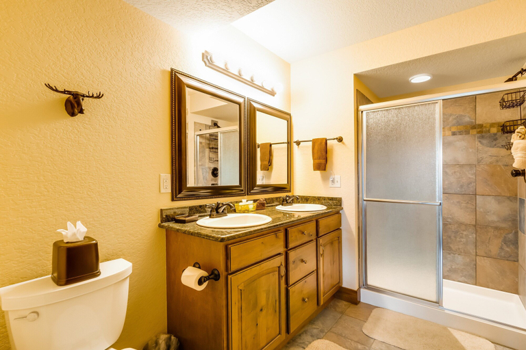 Bathroom 2, Inviting Retreat Near Downtown w/ Scenic Deck, Mountain Views, & Free Wifi, Larimer