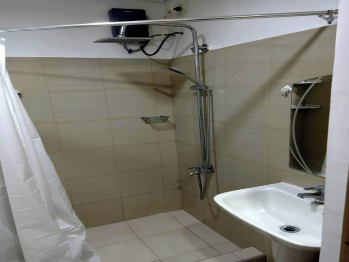 Bathroom, Len's Den - Flat in Pasay City Mall of Asia Manila, Pasay City