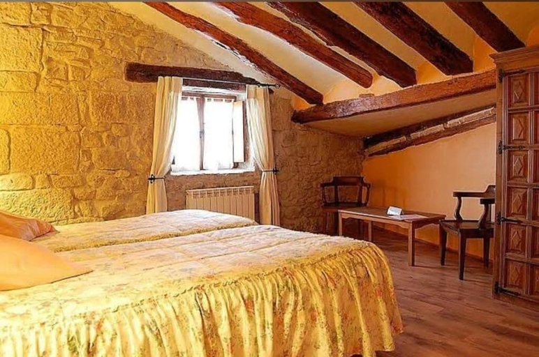 Room 3, La Casa de las Monjas, Navarra