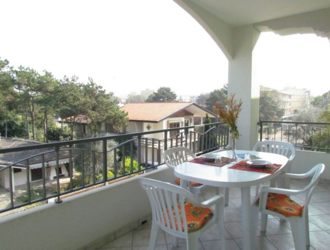 Others 4, Flat With Spacious Balcony in Bibione, Venezia