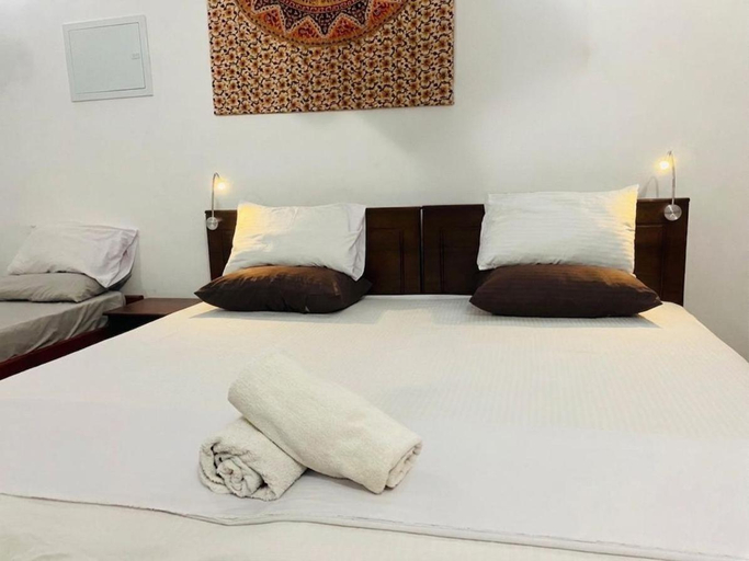 Bedroom 2, White Sand Beach Inn, Kuchchaveli