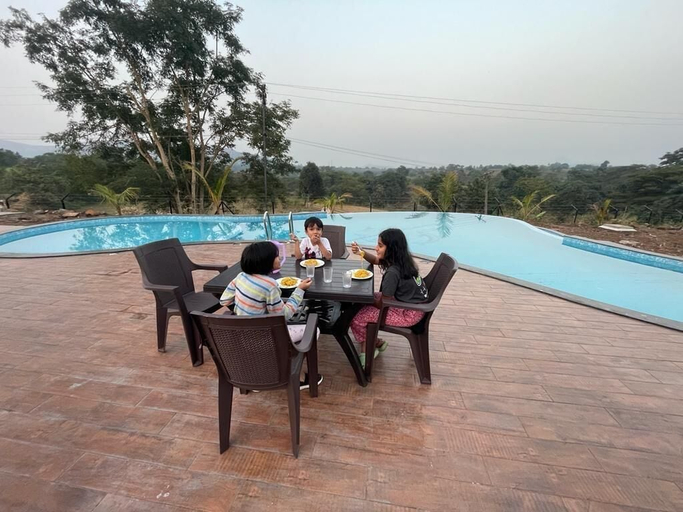 Outdoor dining, Ikigai Farms and Resort, Pune