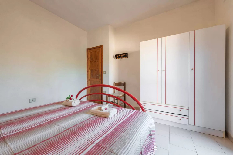 Room 2, San Teodoro Flat Steps From the Beach, Nuoro