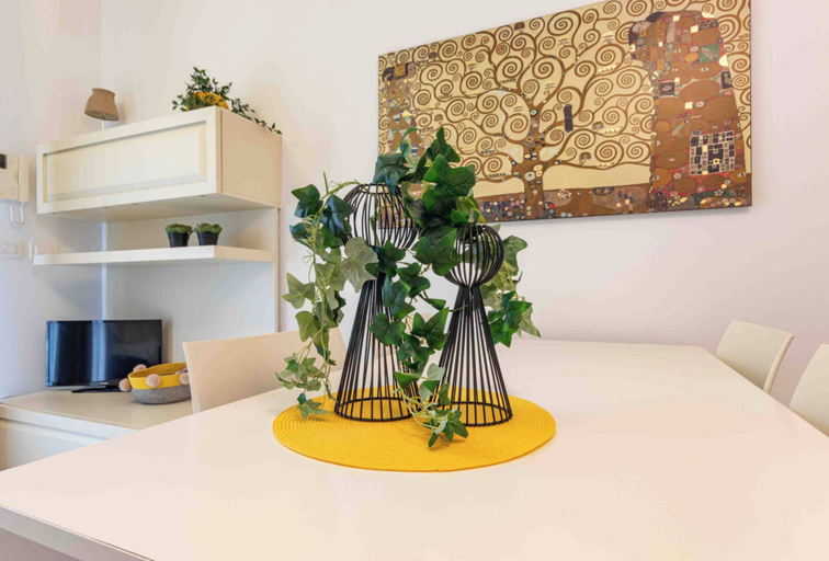 Dining, Modern Apartment With Pool for Four Guests, Venezia