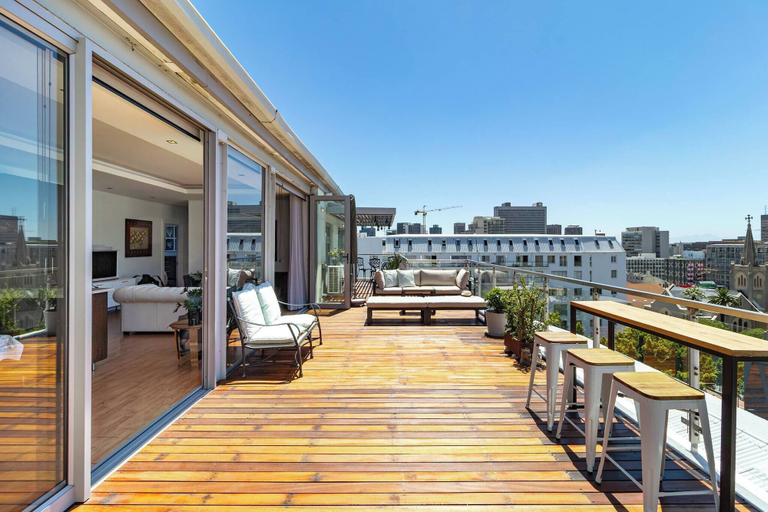 Balcony 2, Luxurious 2-bedroom Penthouse With Stunning Views in Central Cape Town, City of Cape Town