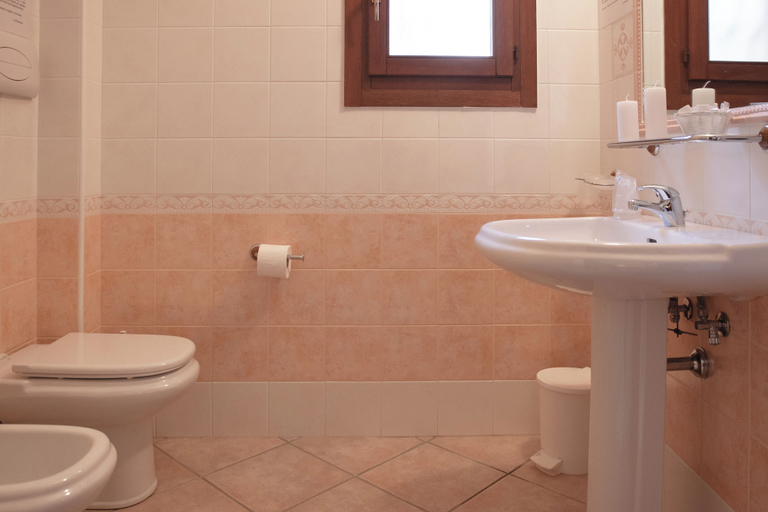 Bathroom 5, Idyllic Residence Cala Viola Studio Sleeps Num1373, Nuoro