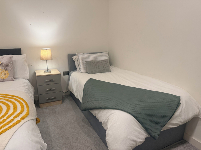 Room 5, Longstay Family & Contractor, Wi-fi, Discounts, Bradford