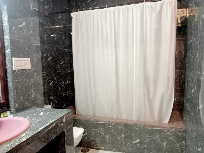 Bathroom 3, Oriental Palace Resorts, Udaipur