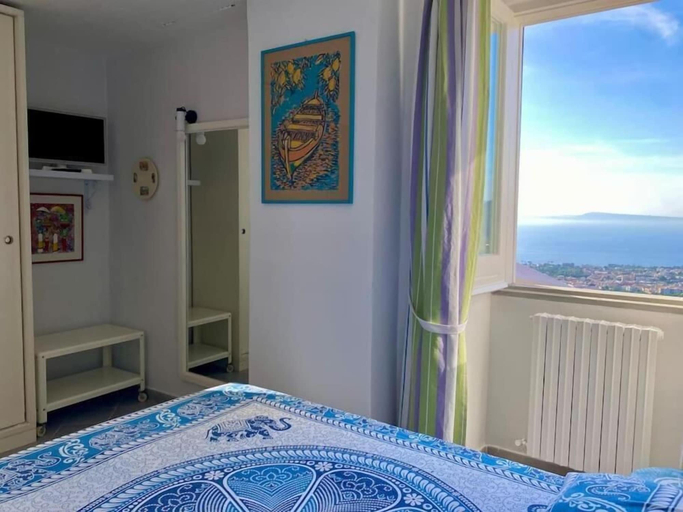 Room 2, Charming Location Between Positano and Sorrento, Napoli