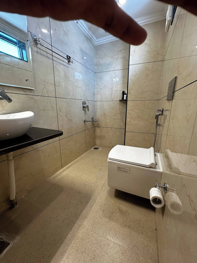 Bathroom 4, Dilan Residency Villa -5 Bedroom- Centrally Heated, Srinagar