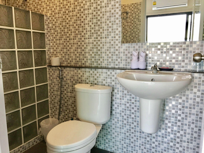 Bathroom 4, The Beach Cha Am Residence, Cha-Am
