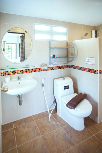 Bathroom 5, 150 m From a Paradise Beach 3 Bedrooms Pool, Mueang Krabi