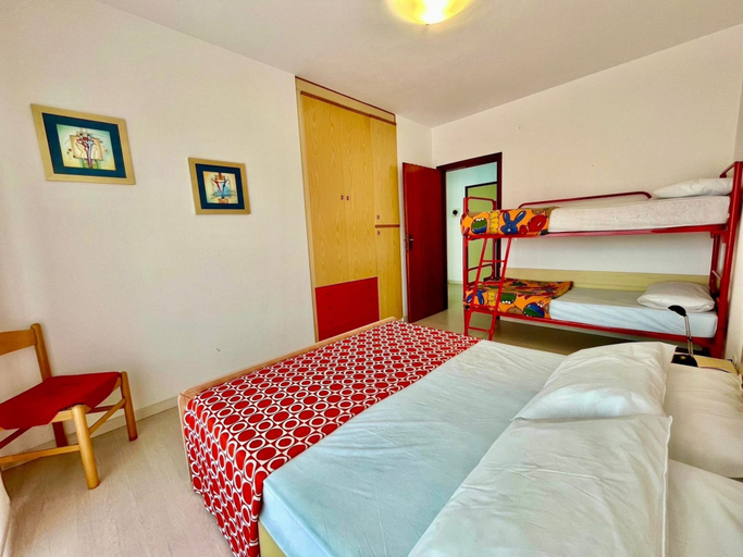 Bedroom 4, Superb Apartment With Swimming Pool, Venezia