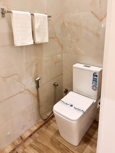 Bathroom 5, La Costa Hotel, Katana