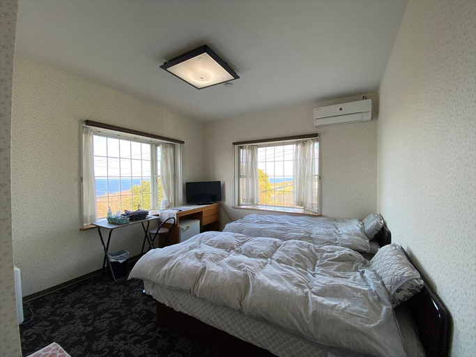 3, Petit Hotel Island, Unknown7