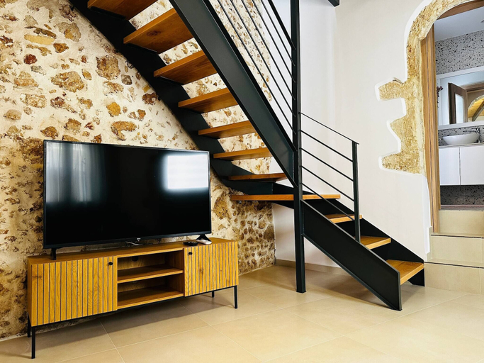 Interior 2, Roussos Place - Next To Splantzia Square - 2bd 2ba, Crete