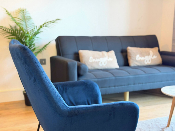 Living area 5, One Bedroom West Midlands Retreat, Birmingham