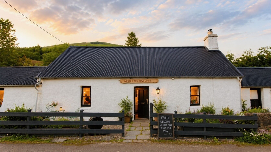 Exterior & Views 2, Wester Auchraw Croft B&B, Perthshire and Kinross