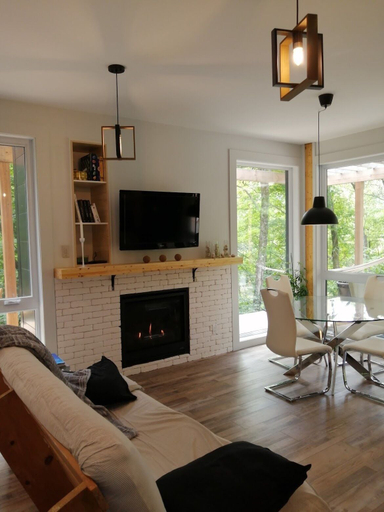 Others 5, Loft in the Mountains, Near Bromont, La Haute-Yamaska