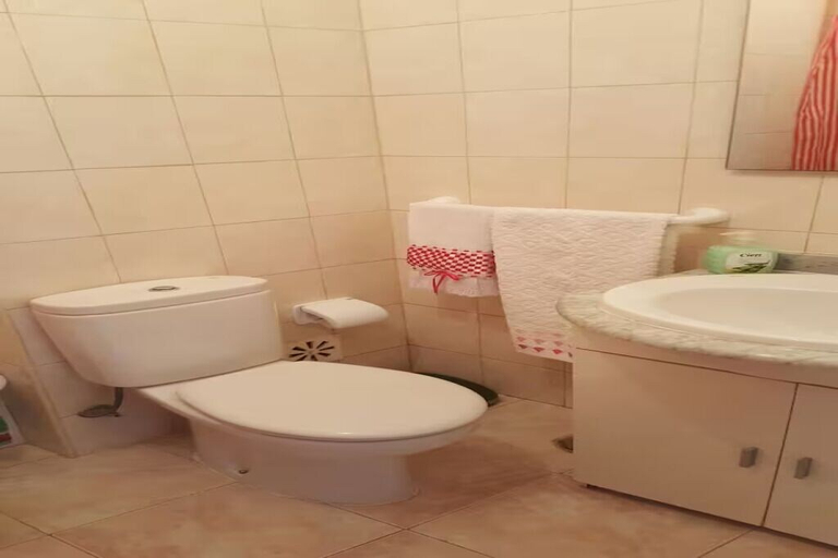 Bathroom, Delgado Airport Suite, Loures
