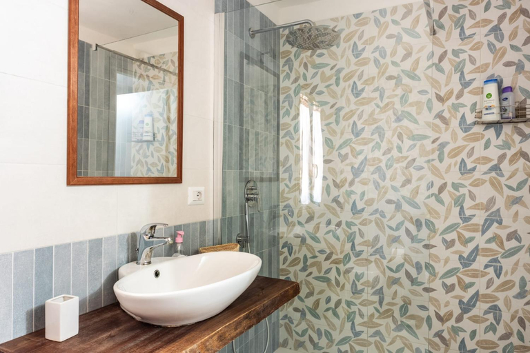 Bathroom 2, Alle Riserve Vendicari, Syracuse