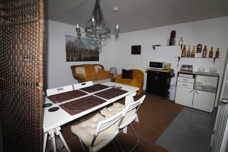 Interior 2, Les Trois Mentors Ghandi, Mandela, Luther King, Charlevoix-Est