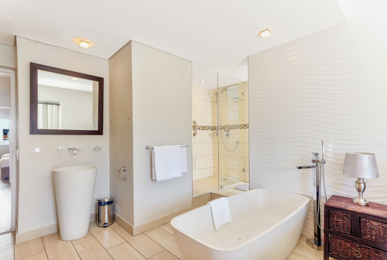 Bathroom 4, Three Bedroom Apartment - De Waterkant, City of Cape Town
