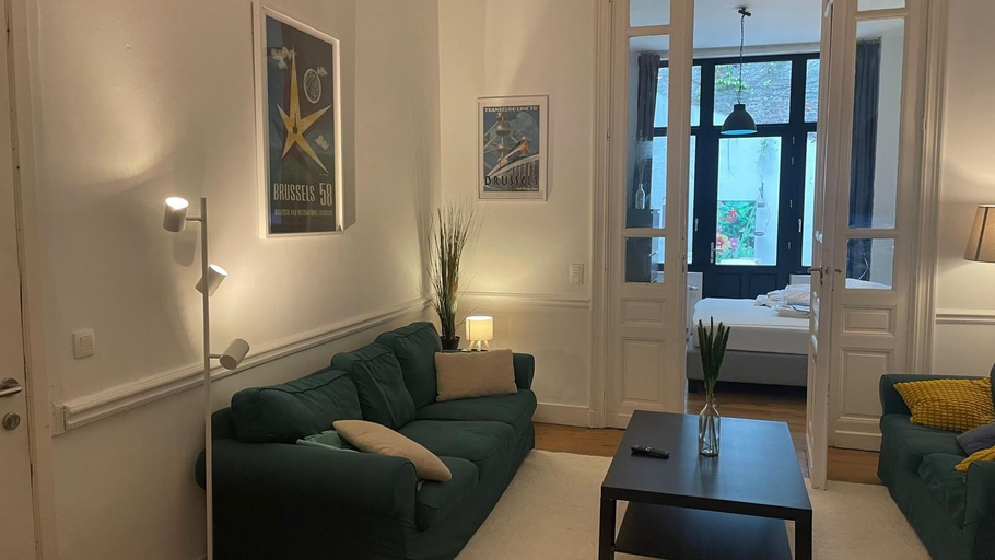 Living room 4, 3 Bedroom Self Check in for 7, Bruxelles