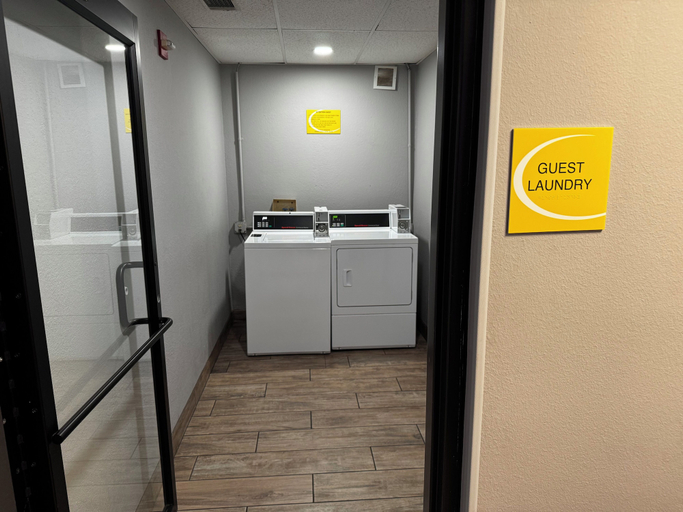 Bathroom 4, Super 8 by Wyndham Conway, Faulkner