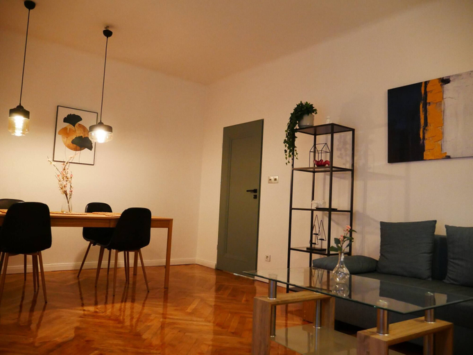 Living room 2, Spacious Designer 4-Room Apartment in Center, Warsaw