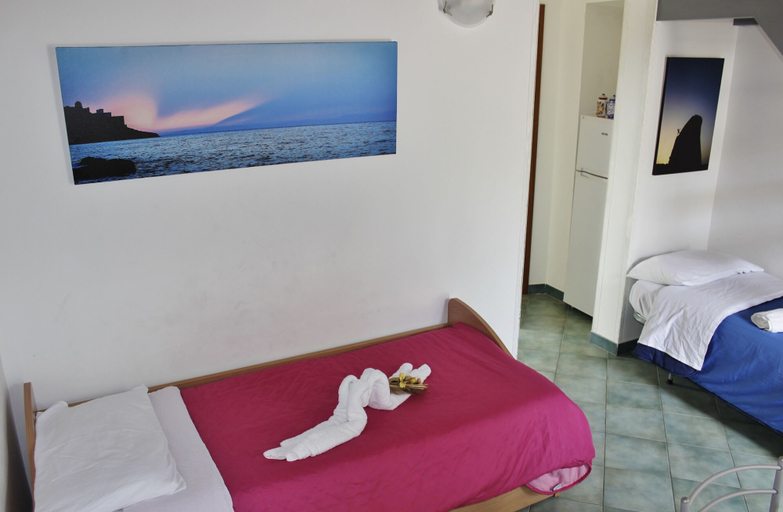 Room 3, Apartment in old Building, Lecce