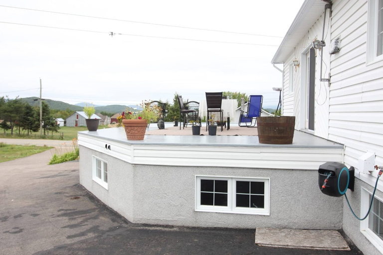 Terrace/patio, Les Trois Mentors Ghandi, Mandela, Luther King, Charlevoix-Est