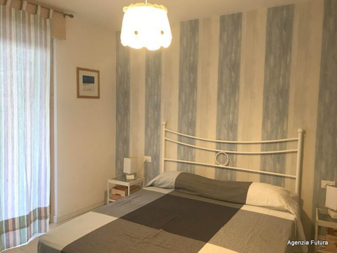 Room 3, Lovely Private Garden Apartment for Four in Grado, Gorizia