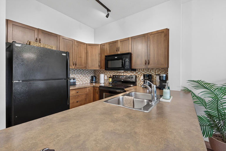 Private kitchen 2, Playa Del Sol 2 Bd 649 w Mountain Views, Central Okanagan