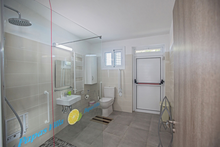 Bathroom 5, Papas Family Villa With Private Pool Wheelchair Accessible