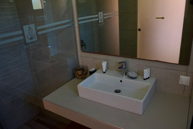 Bathroom 4, Remetzo Village, Ionian Islands