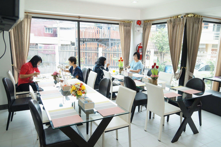 Food & Drinks 5, Ma Non Nont Hotel & Apartment, Muang Nonthaburi