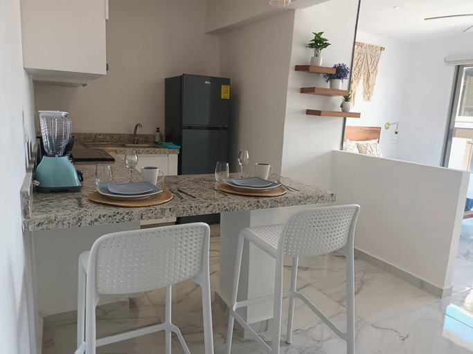 Dining room, Beautiful Studio Very Close To The Beach and 5th Avenue, Cozumel