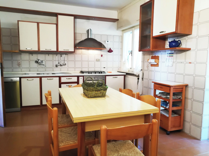 Others 2, Villa Lina for 7 Persons Near the Beach, Latina