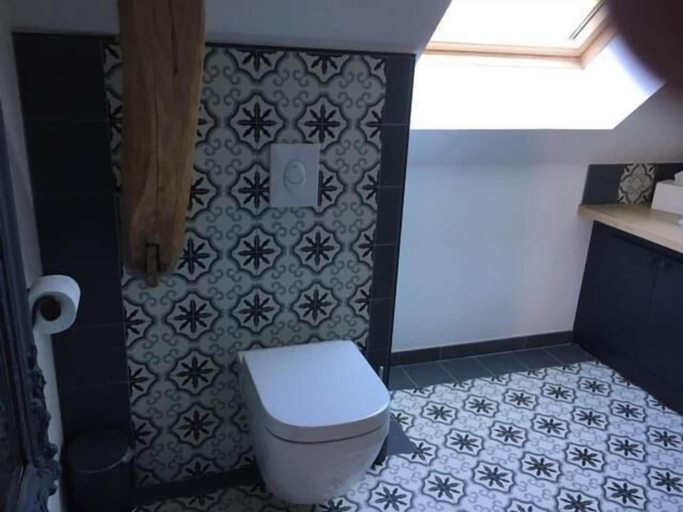 Bathroom 4, LES PORTES DE BOURGOGNE, Yonne