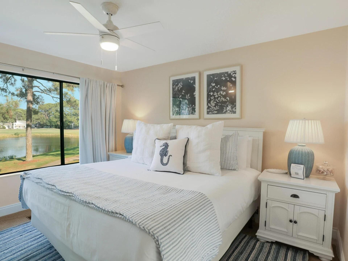 Room 4, Fairways 307, Walton