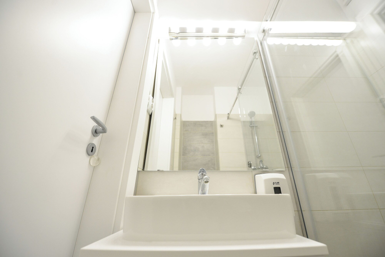 Bathroom 3, Candy Studio - Cismigiu Gardens - Quiet Room - Open Kitchen -smart Tv, Municipiul Bucuresti