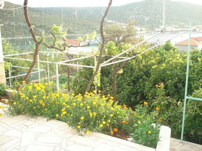 Others 2, Romantic Apartment With Sea View Vinisce, Dalmatia, Marina