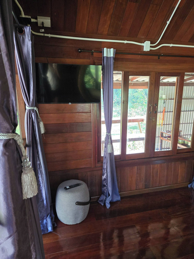 Living room, Peaceful Mountain Retreat in Ao Luek Tai, Ao Luk